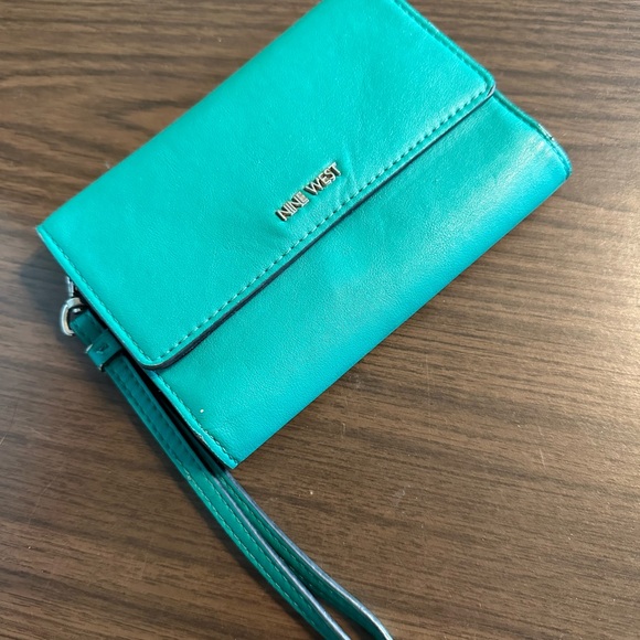 Nine West green/aqua wallet - Picture 1 of 6